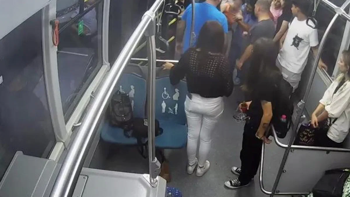 Fenalaşan yolcu için direksiyonu hastaneye çevirdi