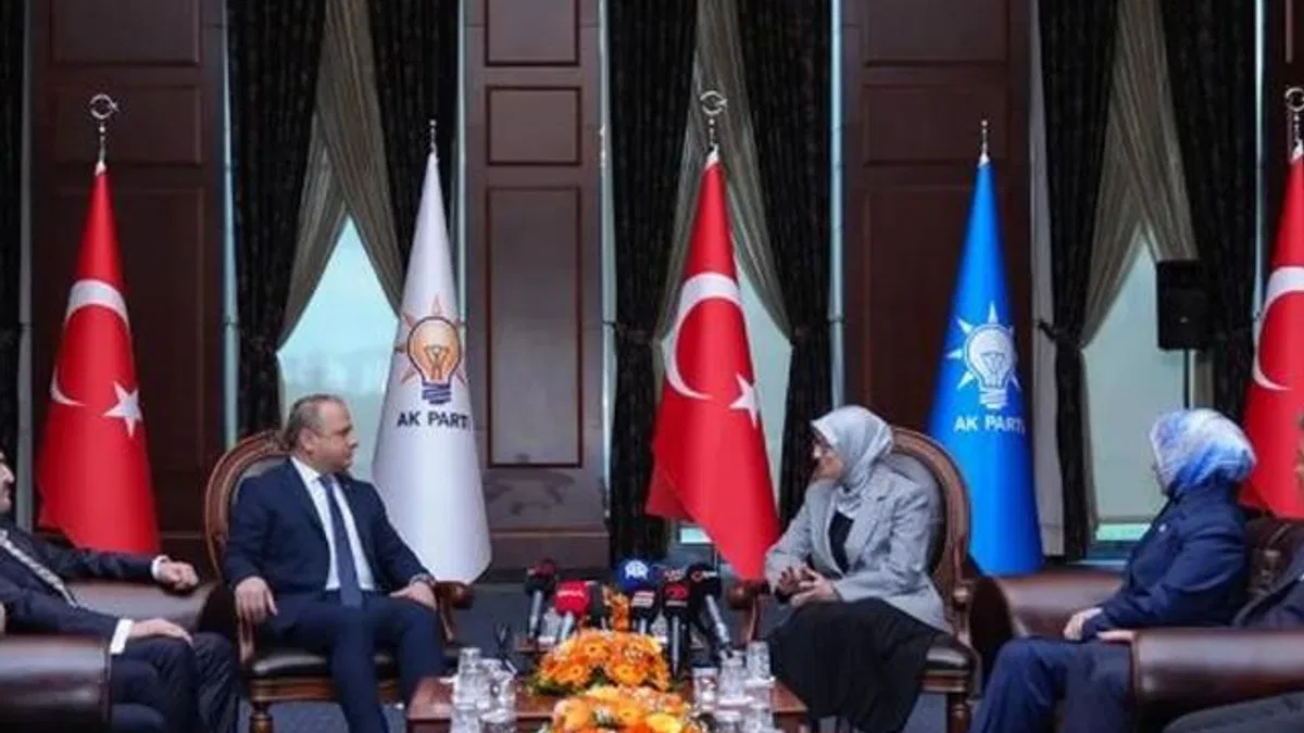Siyasi partiler bugün bayramlaşacak