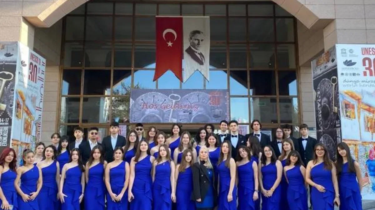 Manisa Büyükşehir Korosu, Korolar Maratonu’nda sahne aldı