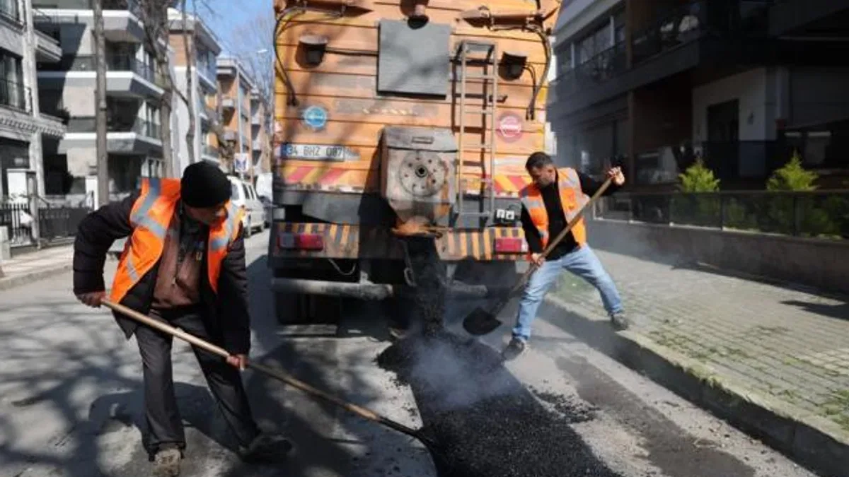 İstanbul Bakırköy Belediyesi 50 ton asfalt serimi gerçekleştirdi