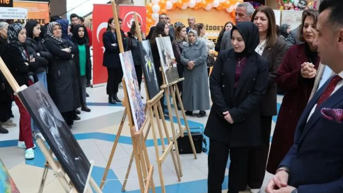 Erzurum’da ’25 Kadın 25 Hikâye’ sergisi açıldı