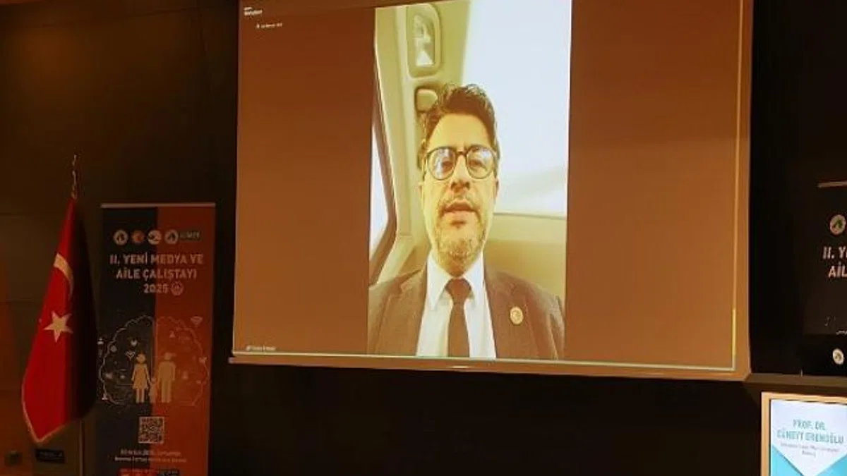 Sofraya bir tabak da telefonlar için…
