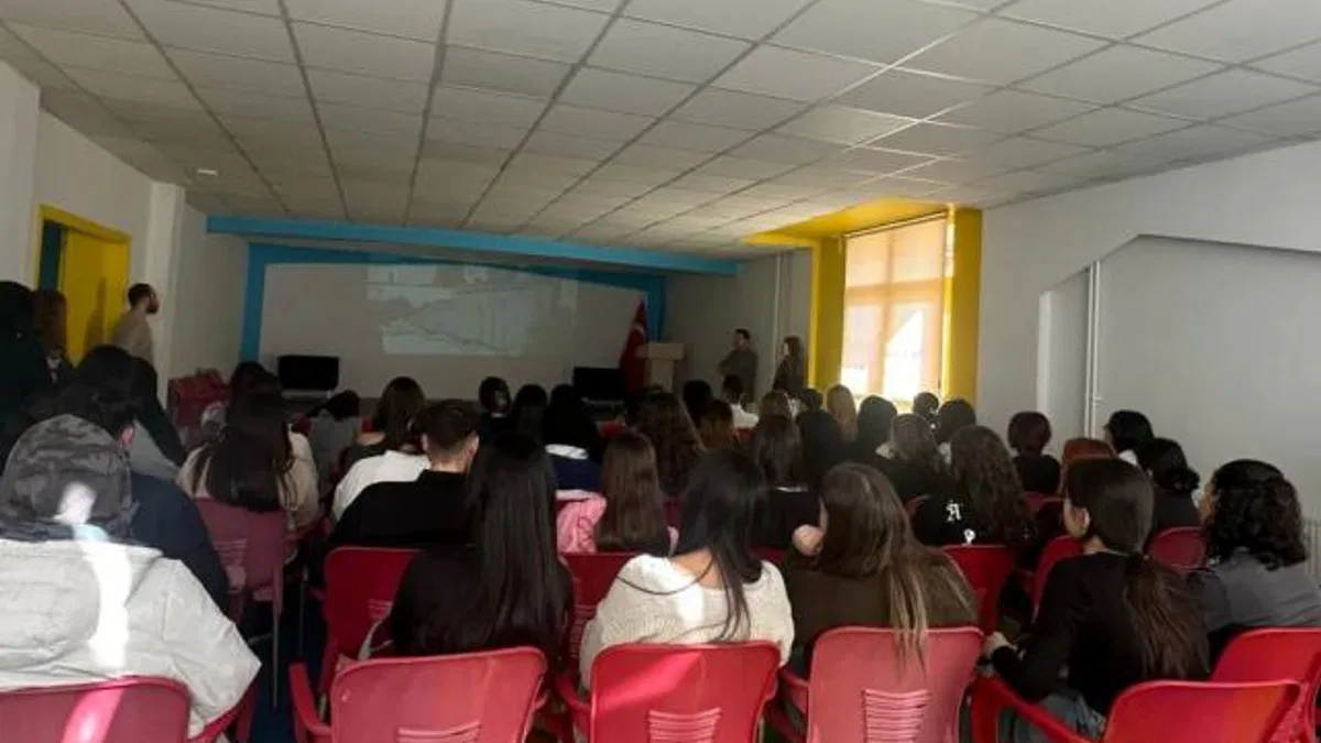 İstanbul Bakırköylü öğrenciler geleceğe umutla bakıyor