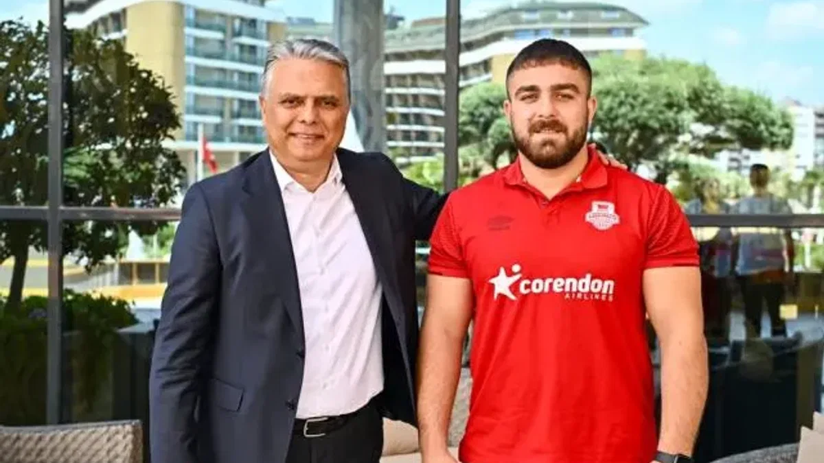 Antalya Muratpaşa’da Başkan Uysal’dan moral ziyareti