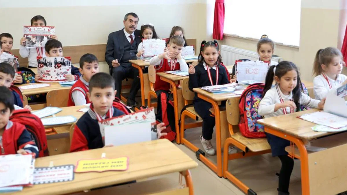 İlkokullarda yeni dönem! Artık karne verilmeyecek!