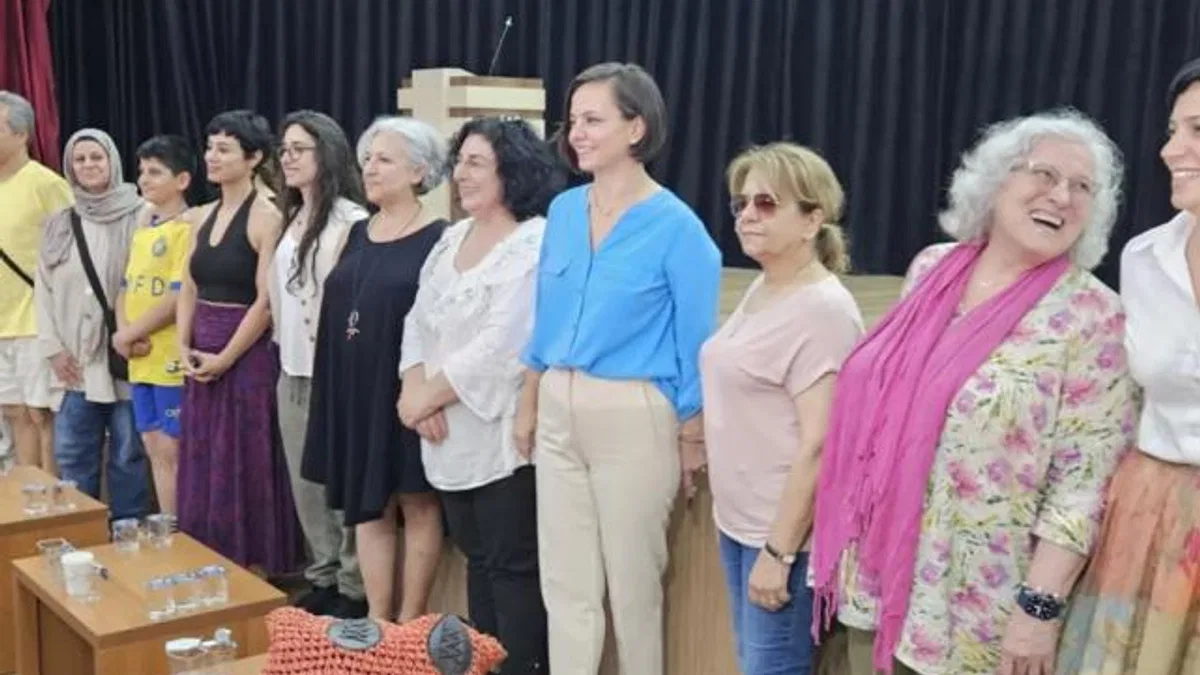 Karabağlar’da kadınların emeği ve mücadelesi panelde yankı buldu