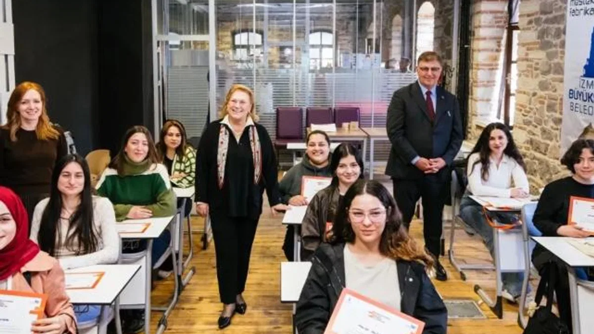 Başkan Tugay, Meslek Fabrikası’nda Güler Sabancı’yı ağırladı