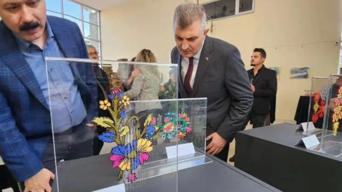 Kocaeli’de akademisyenlerden karma sergi