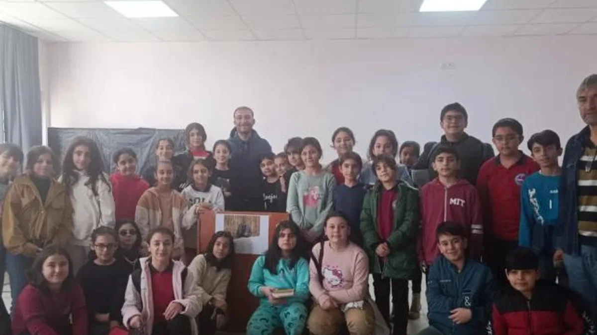 Yazar Mehmet Başkurt Mardinli öğrencilerle buluştu