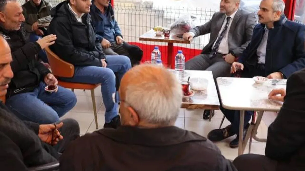 Çiftçi, esnaflarla bir araya gelmeyi sürdürüyor