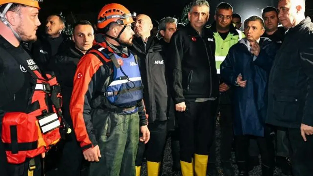 Antakya Valisi Şahin Manavgat’da incelemelerde bulundu