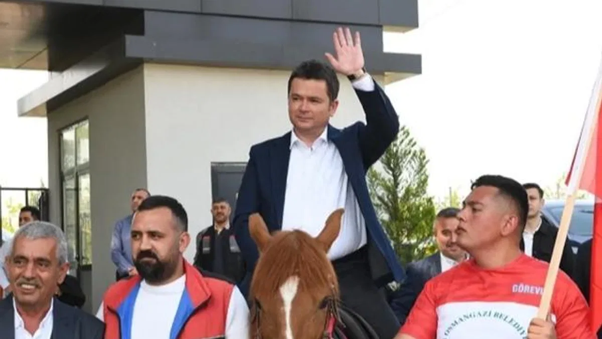 Bursa Osmangazi’de geleneksel rahvan at koşusu coşkusu