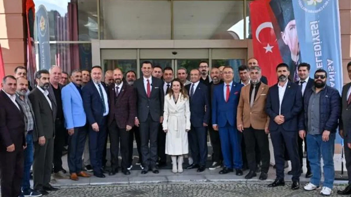 Başkan Zeyrek, Manisa Ağrılılar Derneği üyeleri ile bir araya geldi