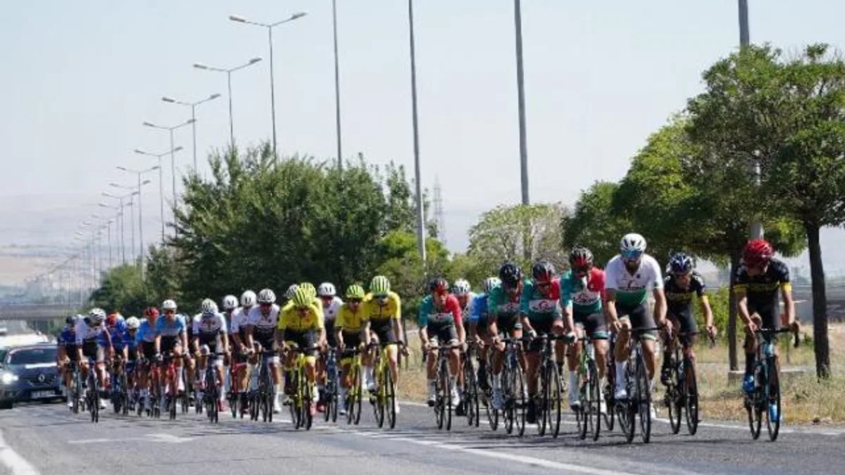 Pedallar uluslararası puanlar için çevrildi