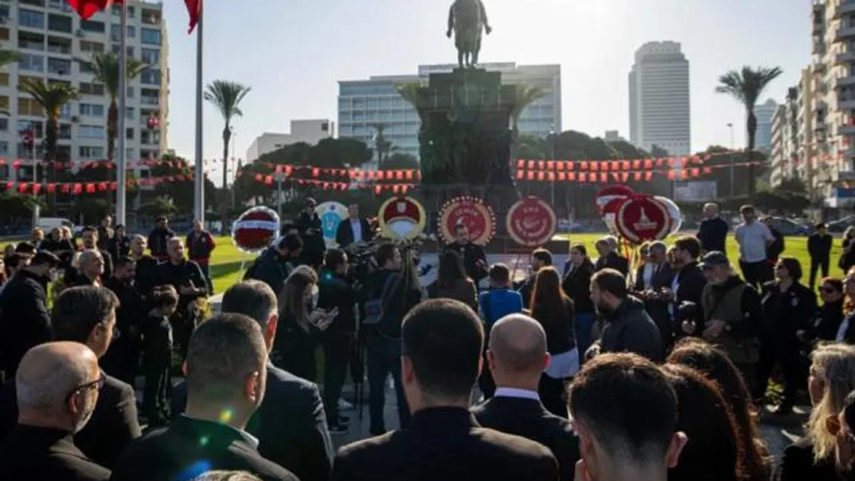 CHP İzmir Ata’sını andı