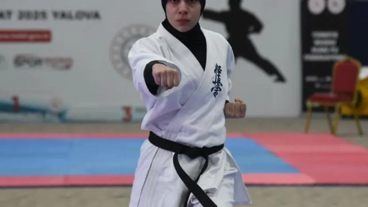 Ayşe Sude Yalova’dan altın madalyayla döndü