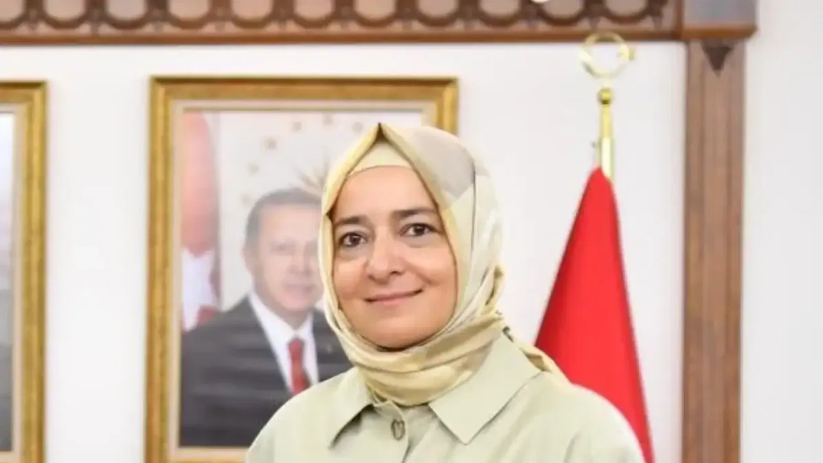 Betül Sayan Kaya tüm görevlerinden ayrıldı