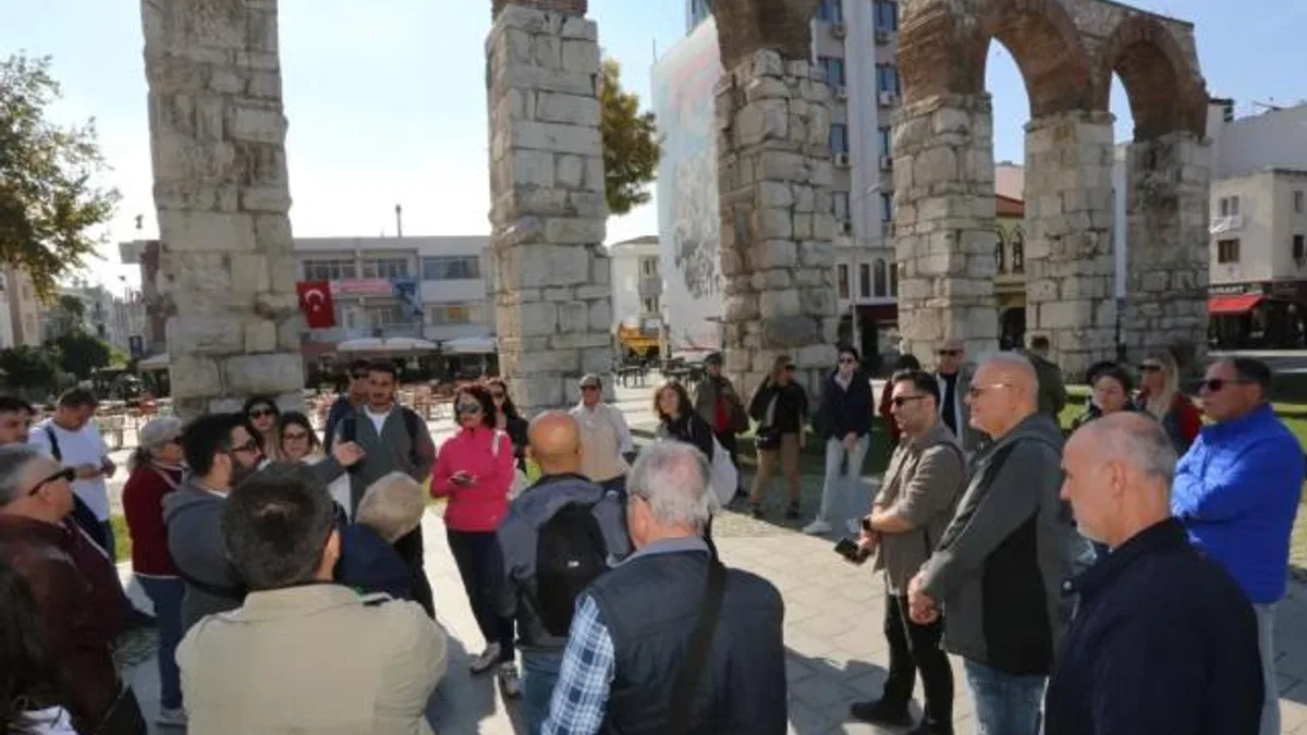 İzmirli turist rehberlerinden Efes Tarlası Yaşam Köyü’ne eğitim ziyareti
