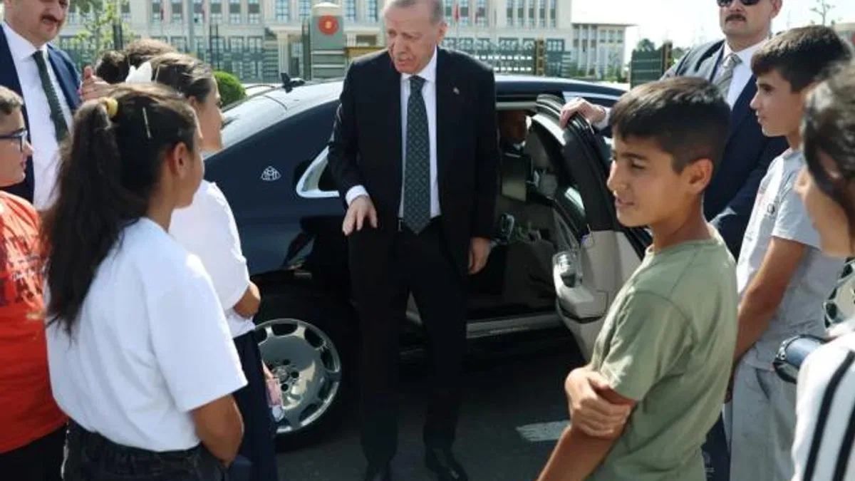 Cumhurbaşkanı Erdoğan, Adıyaman’dan gelen çocuklarla görüştü
