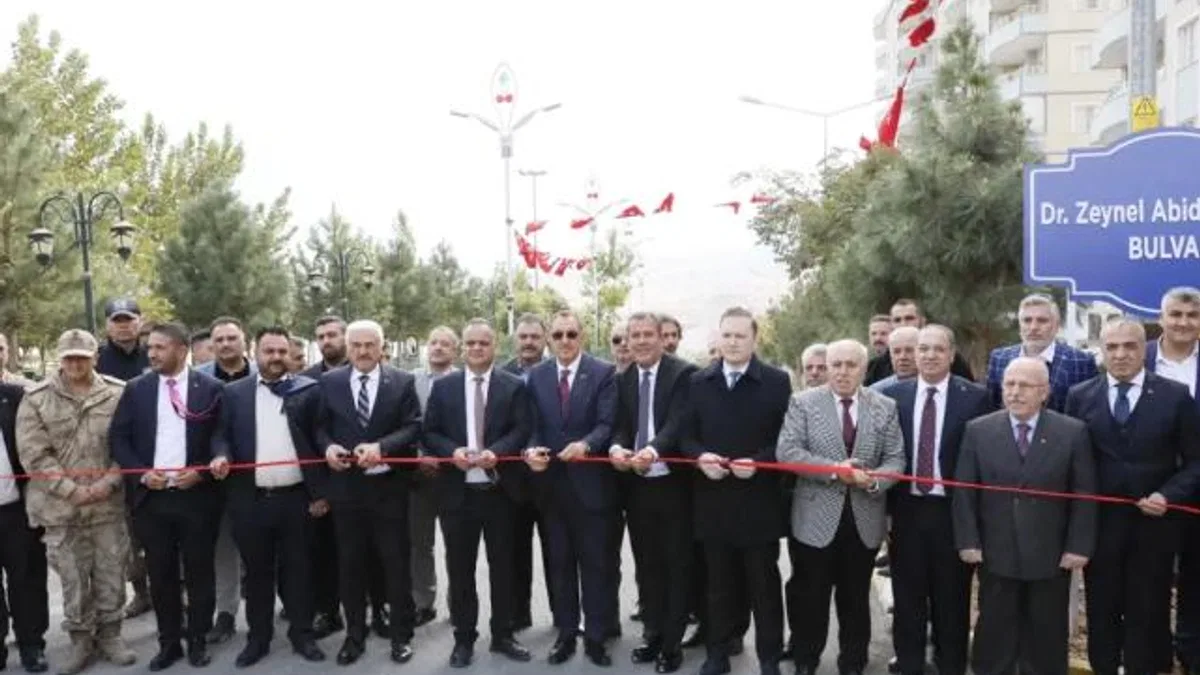 Yeşilli ‘de Zeynelabidin Erdem ve M.Emin Demir Bulvarı törenle açıldı