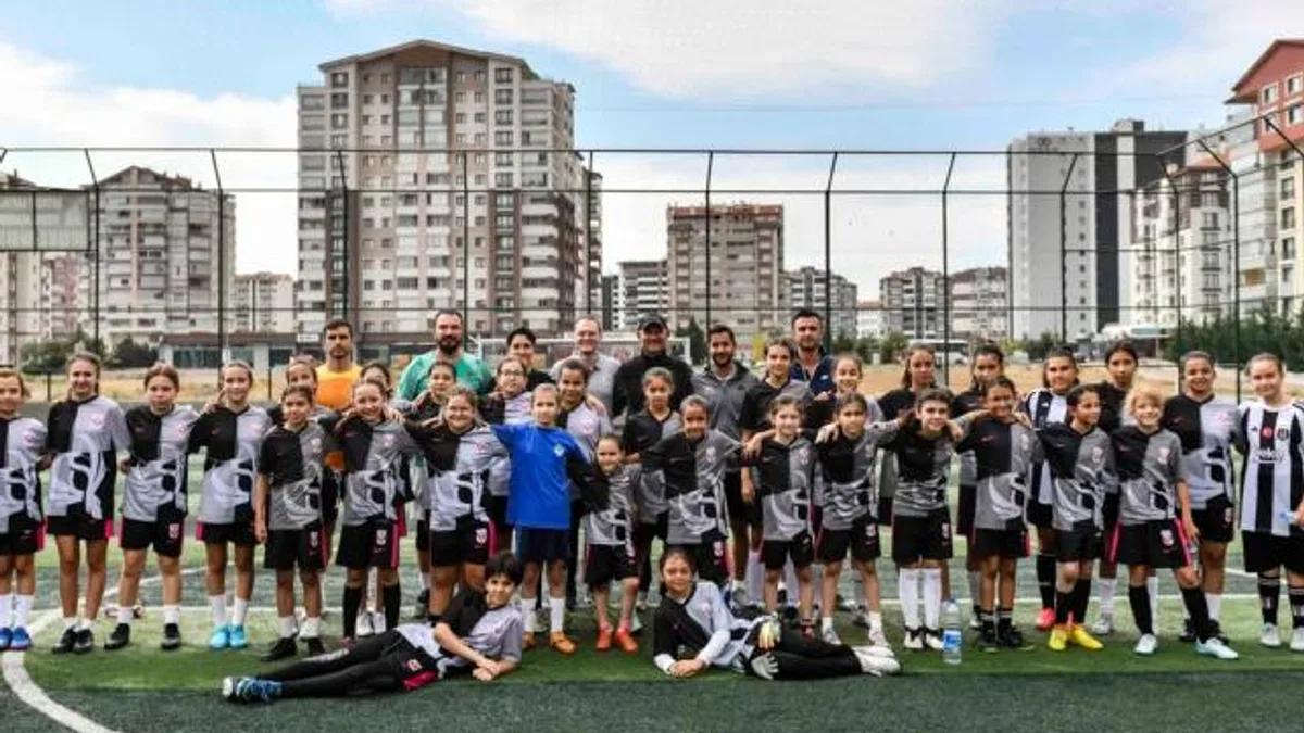 Ankara’da minik futbolcular için turnuva