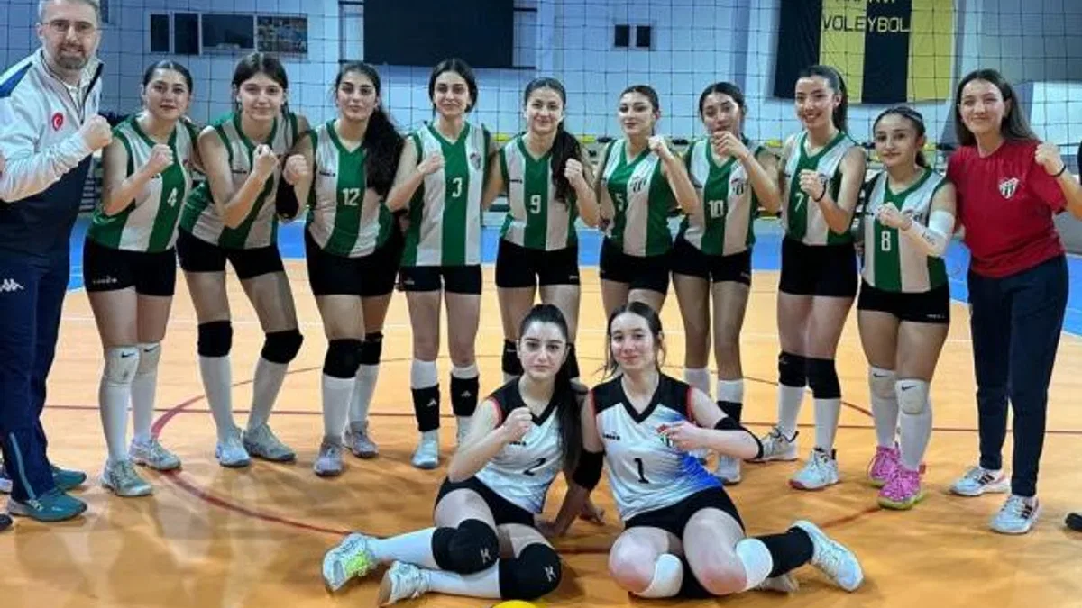 Artvin’in genç sultanlarından net galibiyet