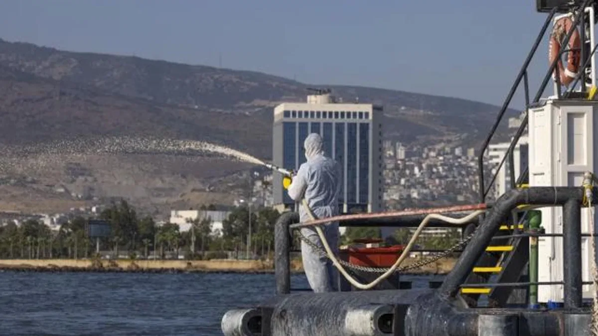 İzmir Körfezi’nde ‘modifiye kil’ devrede
