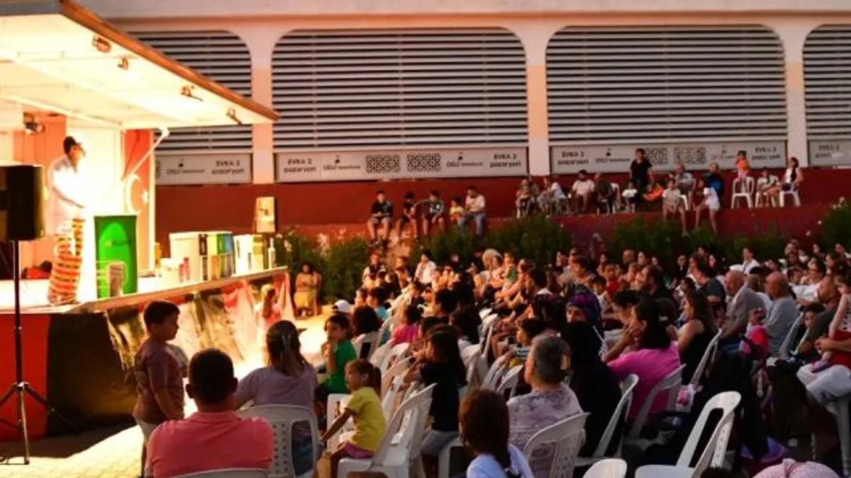 İzmir Çiğli’de yaz akşamları tiyatroyla şenleniyor