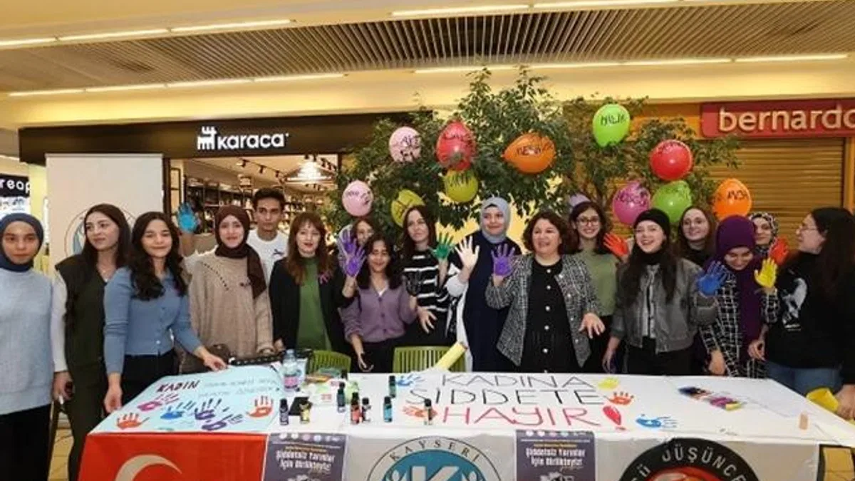 Kayseri Büyükşehir’den kadına şiddete karşı farkındalık