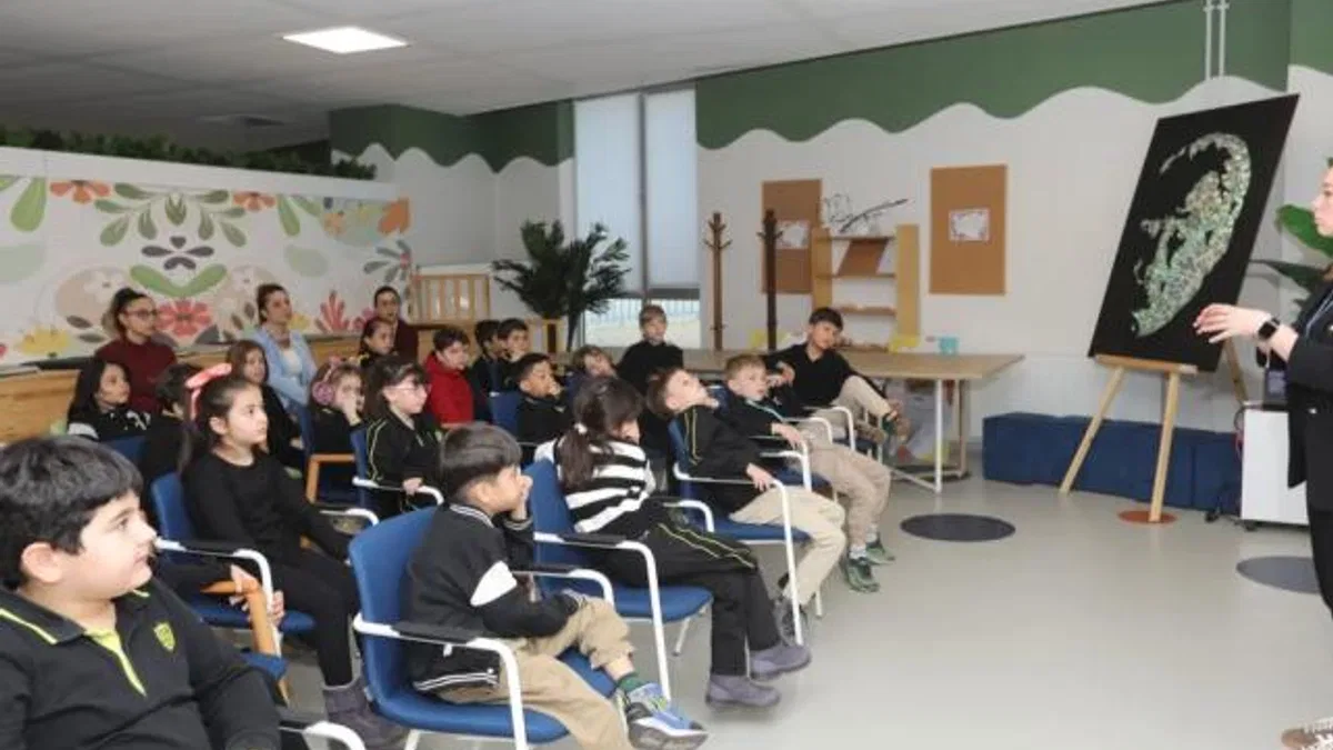 Çocuklar Oyuncak Kütüphanesi’nde hem eğleniyor hem öğreniyor