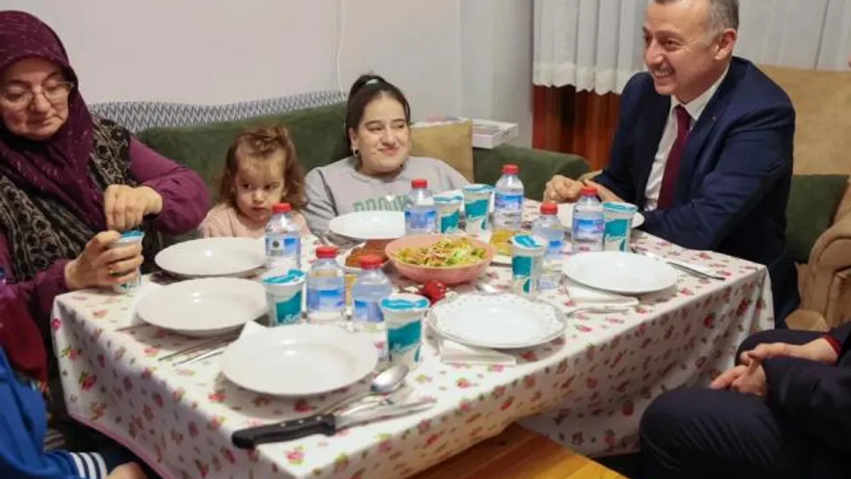 Kocaeli’de Büyükakın, Ramazan ayında ev ziyaretlerine devam ediyor