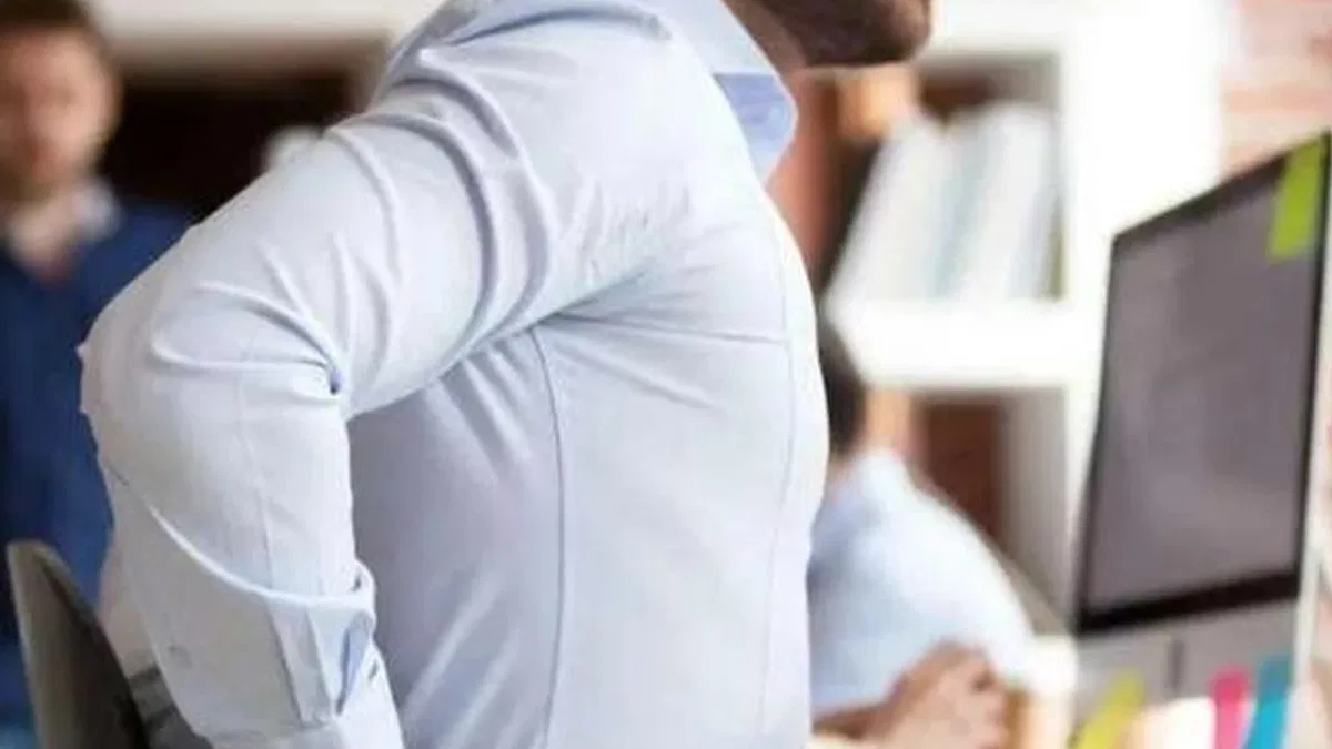 Ofis çalışanlarına uyarı! Hareketsiz yaşam omurga sağlığını tehdit ediyor