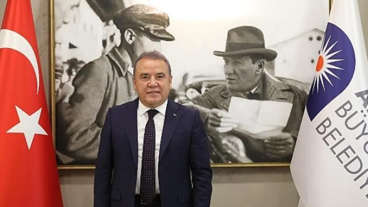 Başkan Muhittin Böcek 24 Kasım Öğretmenler Günü Mesajı
