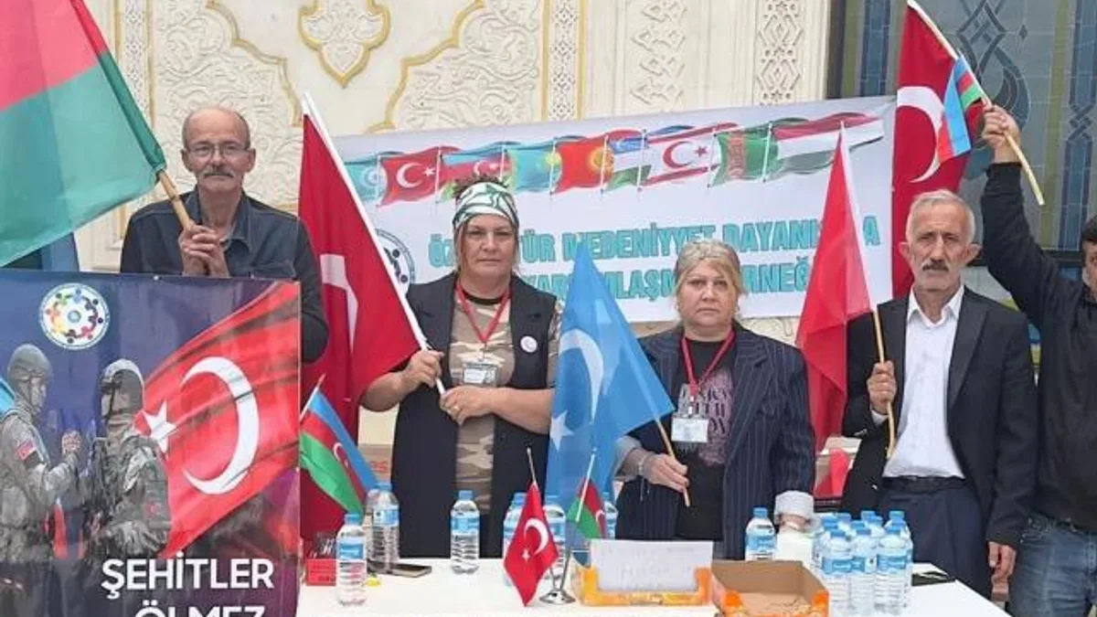 Türk Aksakallılar Birliği’nden Karabağ Şehitleri için Gebze’de helva ikramı
