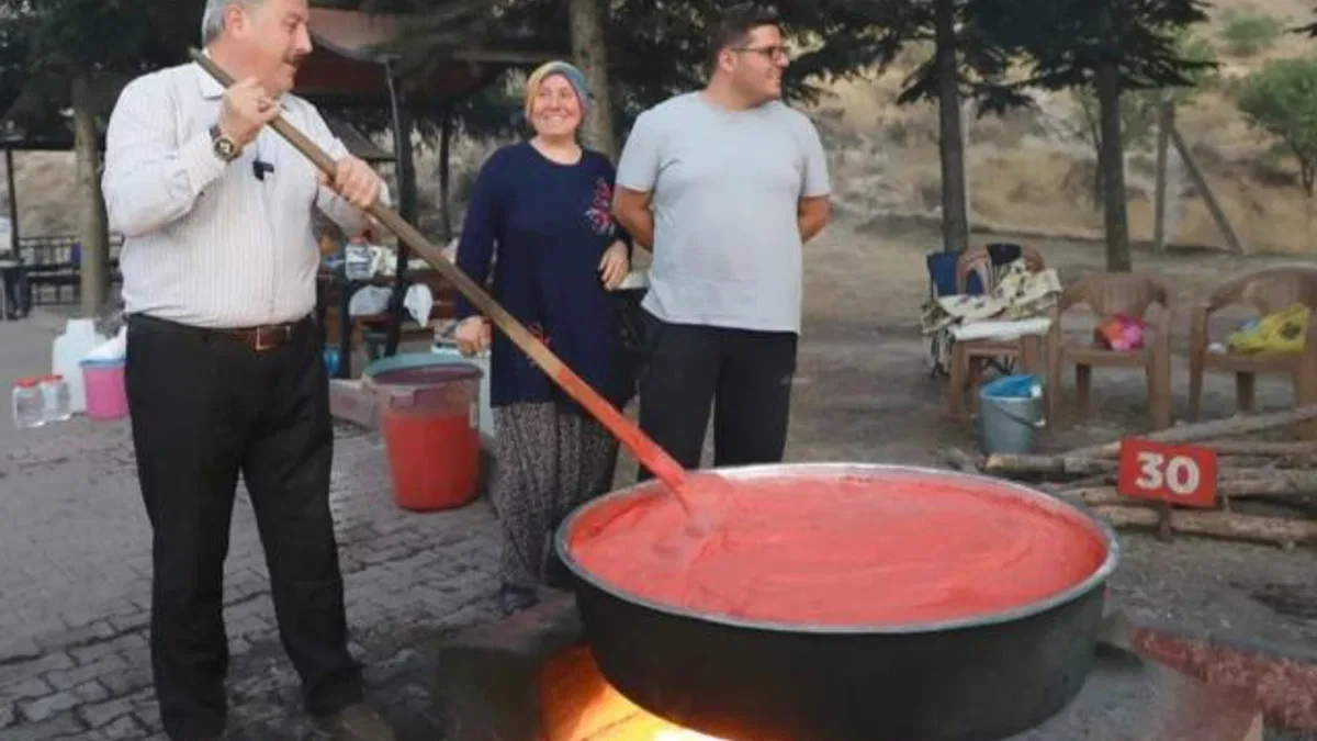 Kayseri Melikgazi’de salça kaynatmaya rekorlu kapanış
