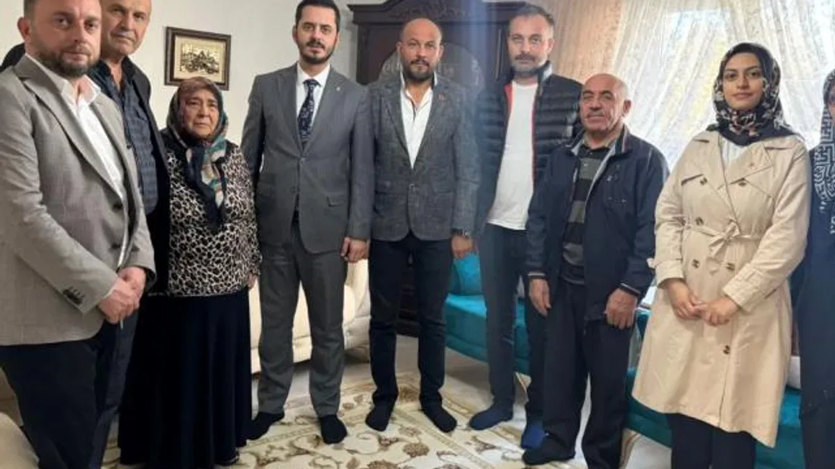 Bursa Osmangazi’de AK Parti’den şehit ailelerine vefa ziyareti