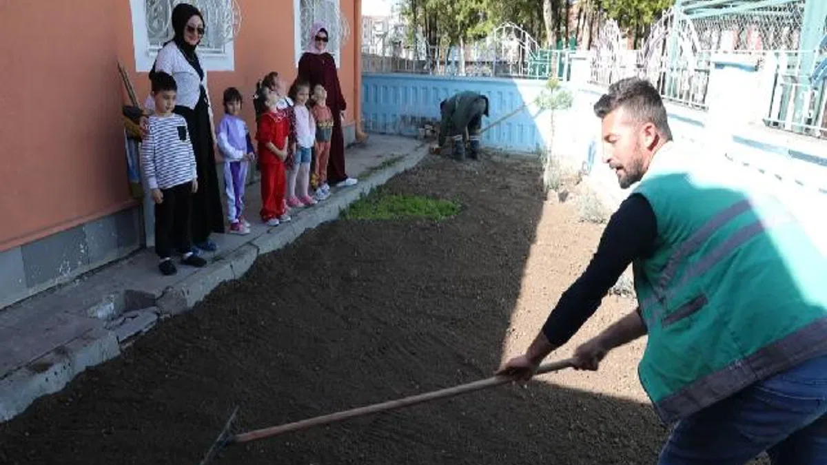 Kayseri Kocasinan’da minik eller toprağa değiyor