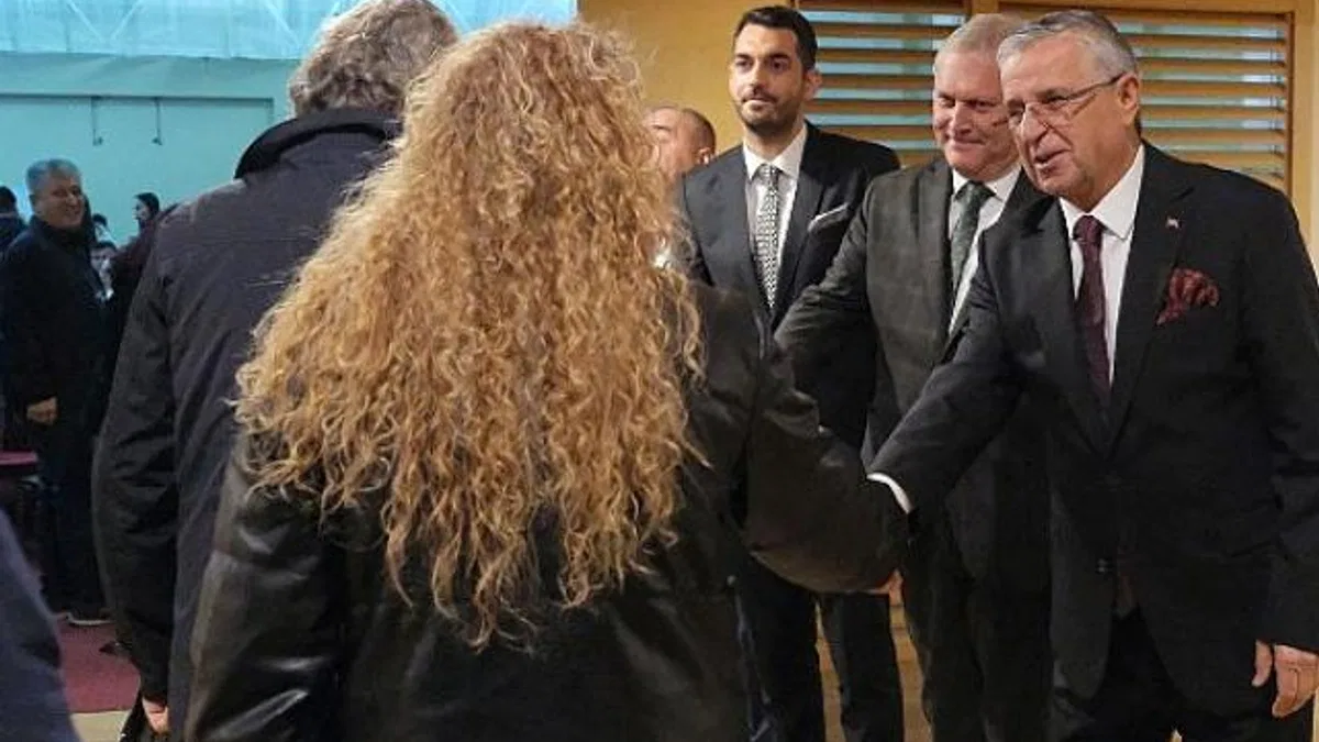 Başkan Topaloğlu öğretmenlerle yemekte bir araya geldi