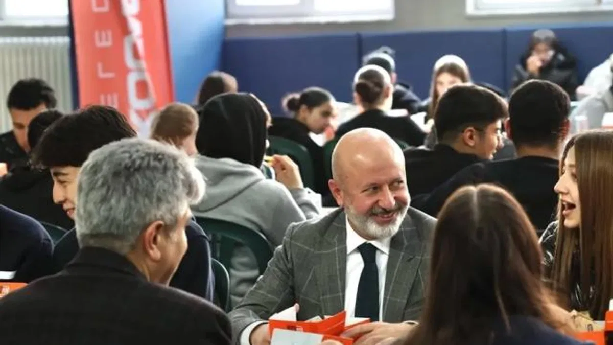 Ahmet Çolakbayrakdar’dan gençlere tavsiyeler