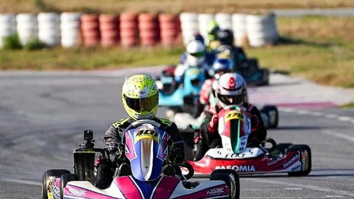 Karting Son Ayakta Büyük Çekişme