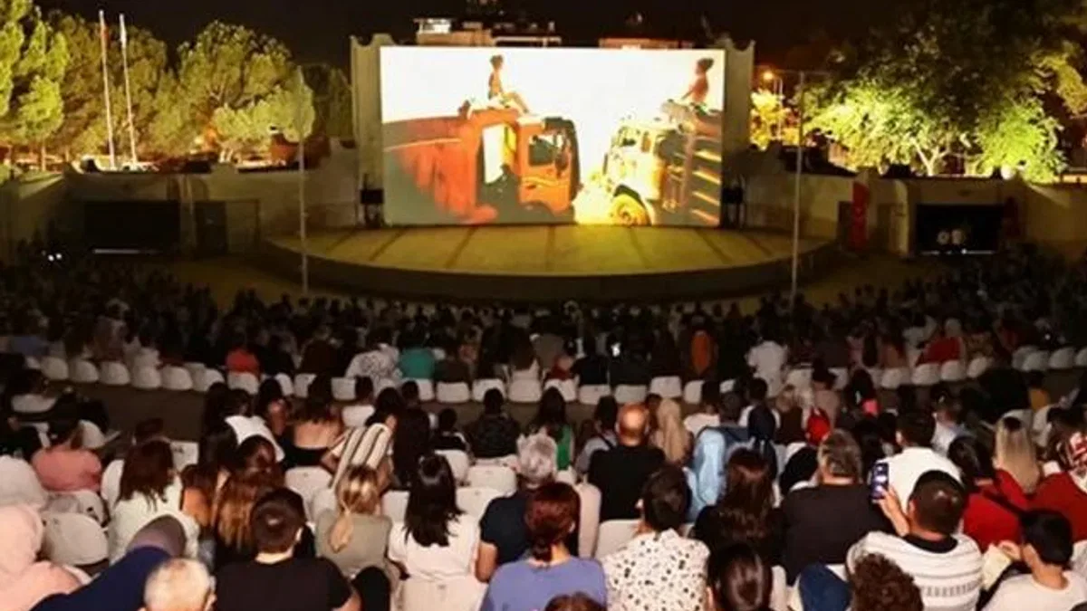 Denizli Büyükşehir’in yaz akşamları sinema keyfi yeniden başlıyor