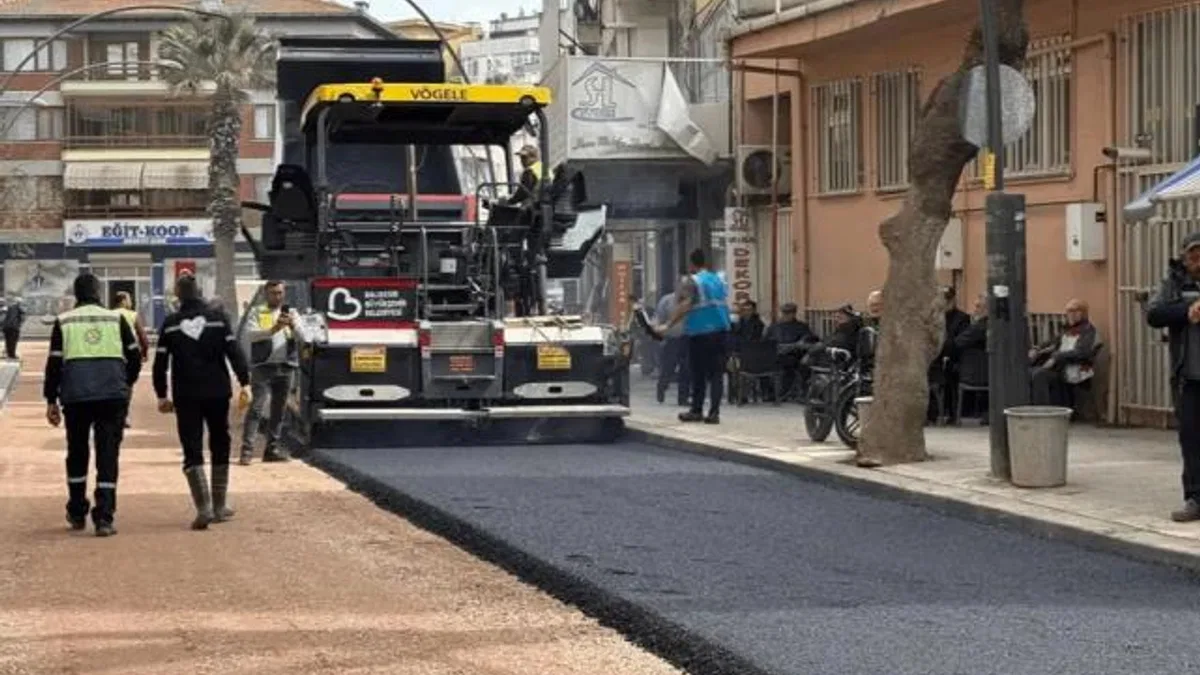 Balıkesir Erdek’te bozuk yol kalmayacak