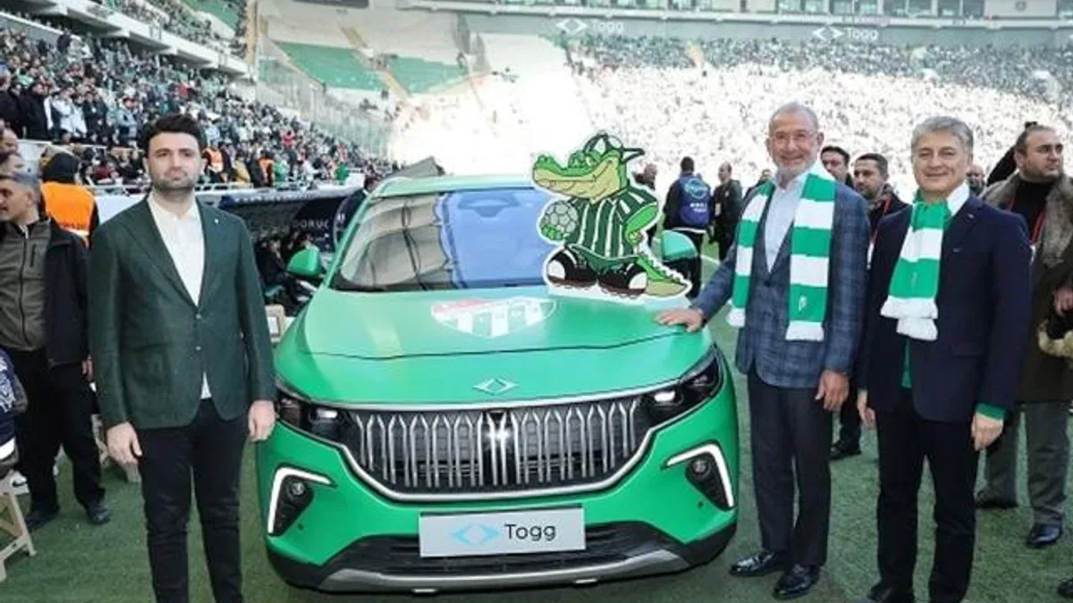 Togg, Bursaspor’un tribün ve şort sponsoru oldu