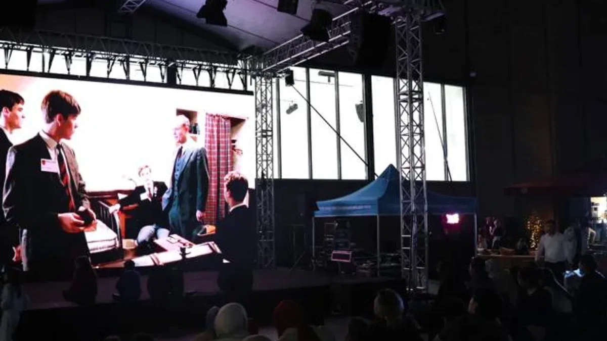 Kocaeli’de “Ölü Ozanlar Derneği” ilgiyle izlendi