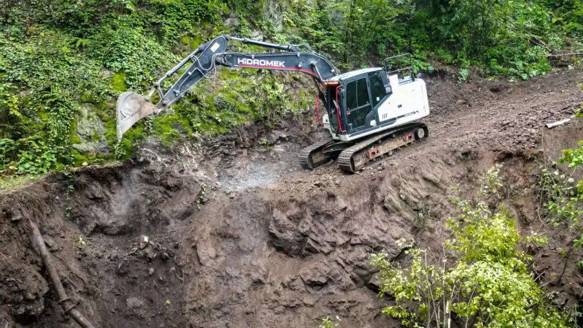 Sakarya’da heyelan nedeniyle hasar gören içme suyu hattı onarıldı