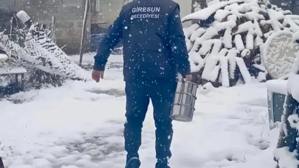 Giresun Belediyesi kış şartlarında da ihtiyaç sahiplerinin yanında! 92 haneye sıcak yemek!