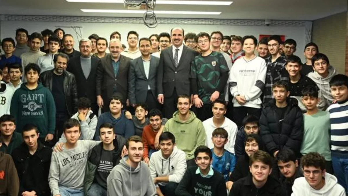 Konya’da Başkan Altay lise öğrencileriyle buluştu