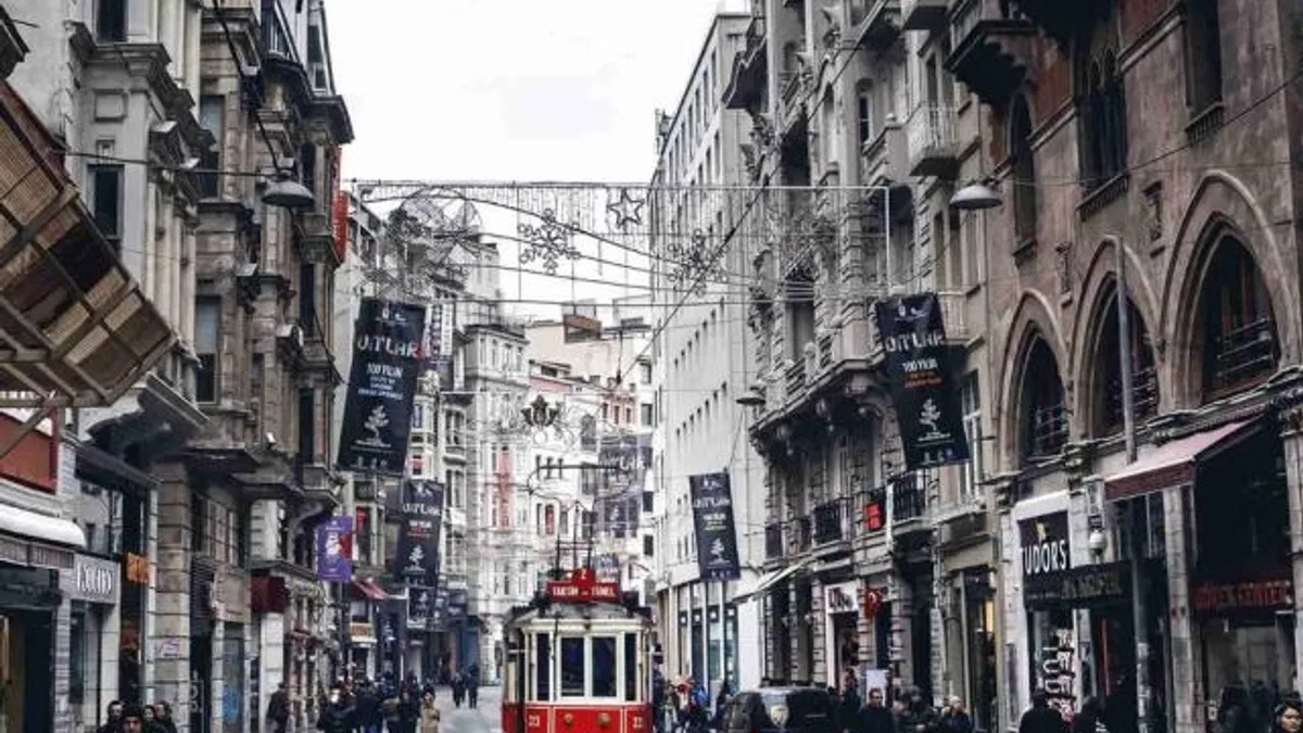 İstanbul caddelerindeki ziyaretçi trafiği turistle ayrılıyor… Alışveriş Caddeleri Raporu yayımlandı