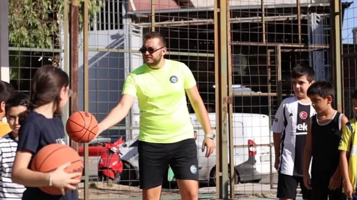 İzmir Karabağlar’da çocuklar ‘yaz spor’larını sevdi