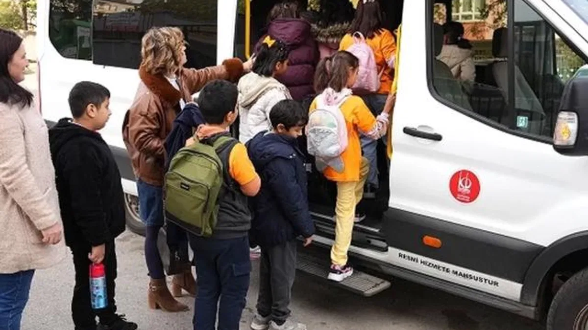Keçiören’de yerel belediyeden öğrencilere servis desteği